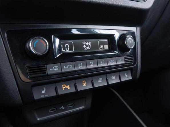 Volkswagen Polo VI с пробегом 2021 года, цена 1 624 070 рублей, 120311 км, лифтбек, Автокод Объявления
