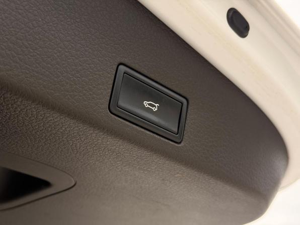 Volkswagen Touareg II с пробегом 2012 года, цена 1 829 000 рублей, 181000 км, внедорожник, Автокод Объявления