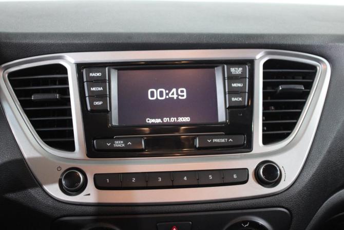 Hyundai Solaris II с пробегом 2019 года, цена 1 084 000 рублей, 115843 км, седан, Автокод Объявления