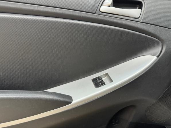 Hyundai Solaris I Рестайлинг с пробегом 2014 года, цена 680 000 рублей, 166900 км, седан, Автокод Объявления
