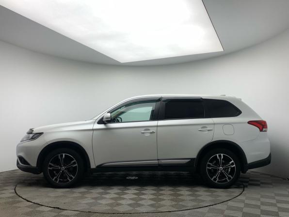 Mitsubishi Outlander III Рестайлинг 3 с пробегом 2019 года, цена 1 899 000 рублей, 147228 км, внедорожник, Автокод Объявления