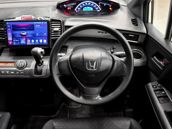 Honda Freed I с пробегом 2011 года, цена 1 100 000 рублей, 217011 км, компактвэн, Автокод Объявления