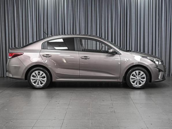 Kia Rio IV Рестайлинг с пробегом 2021 года, цена 1 599 843 рубля, 142336 км, седан, Автокод Объявления