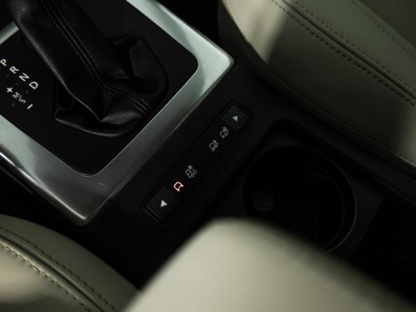 Land Rover Freelander II Рестайлинг 2 с пробегом 2014 года, цена 1 849 700 рублей, 153537 км, внедорожник, Автокод Объявления