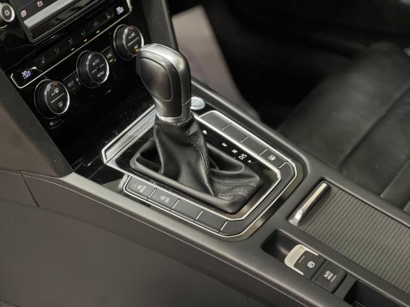 Volkswagen Passat B8 с пробегом 2015 года, цена 1 690 000 рублей, 104753 км, седан, Автокод Объявления
