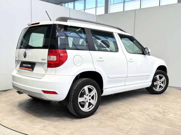 Skoda Yeti I Рестайлинг с пробегом 2015 года, цена 1 240 000 рублей, 208400 км, внедорожник, Автокод Объявления