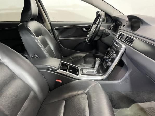 Volvo XC70 II с пробегом 2012 года, цена 1 330 000 рублей, 374096 км, универсал, Автокод Объявления