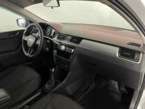 Skoda Rapid I с пробегом 2017 года, цена 859 000 рублей, 199330 км, лифтбек, Автокод Объявления