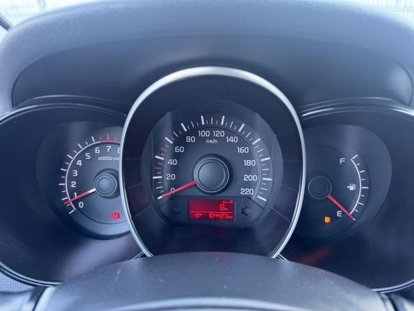 Kia Rio III Рестайлинг с пробегом 2016 года, цена 990 000 рублей, 105000 км, седан, Автокод Объявления