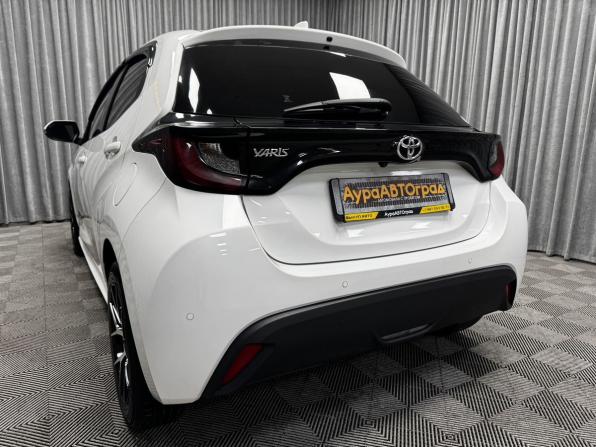 Toyota Yaris IV с пробегом 2021 года, цена 1 380 000 рублей, 103149 км, хэтчбек, Автокод Объявления