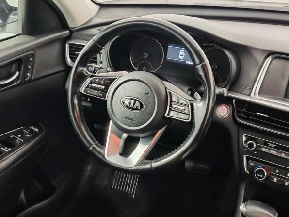 Kia Optima IV Рестайлинг с пробегом 2018 года, цена 1 699 000 рублей, 178986 км, седан, Автокод Объявления