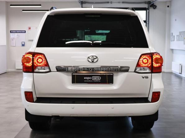 Toyota Land Cruiser 200 Series Рестайлинг 2 с пробегом 2015 года, цена 4 150 000 рублей, 258311 км, внедорожник, Автокод Объявления