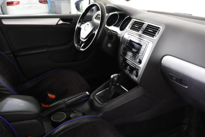 Volkswagen Jetta VI Рестайлинг с пробегом 2017 года, цена 1 149 990 рублей, 129688 км, седан, Автокод Объявления