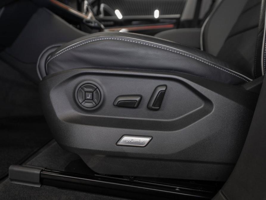 Volkswagen Touareg III Рестайлинг Москва  - изображение 25