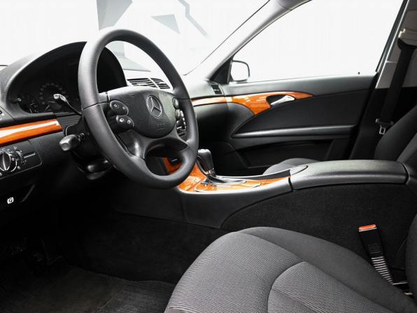 Mercedes-Benz E-Класс III (W211 S211) Рестайлинг с пробегом 2008 года, цена 1 179 000 рублей, 261015 км, седан, Автокод Объявления
