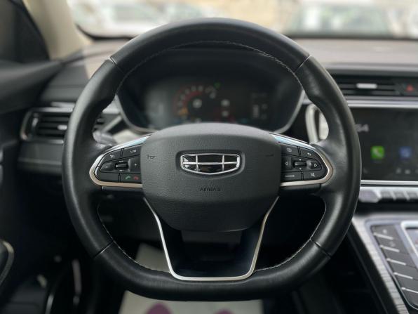 Geely Atlas Pro с пробегом 2024 года, цена 1 730 000 рублей, 28247 км, внедорожник, Автокод Объявления
