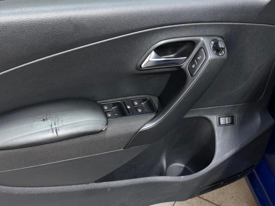Volkswagen Polo V Рестайлинг Санкт-Петербург  - изображение 11