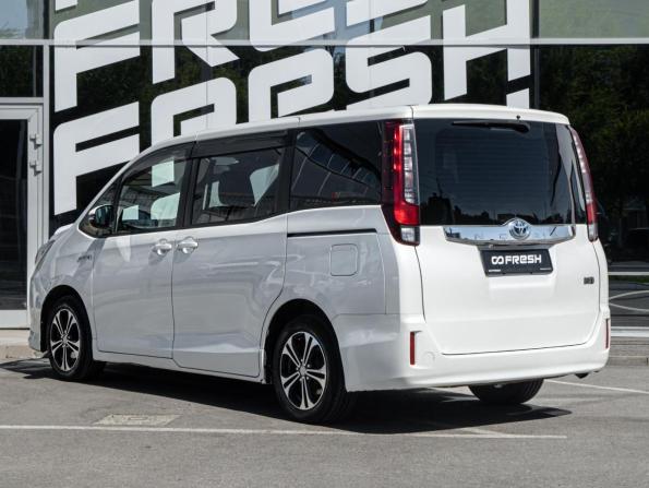 Toyota Noah III (R80) с пробегом 2014 года, цена 1 920 000 рублей, 127778 км, минивэн, Автокод Объявления