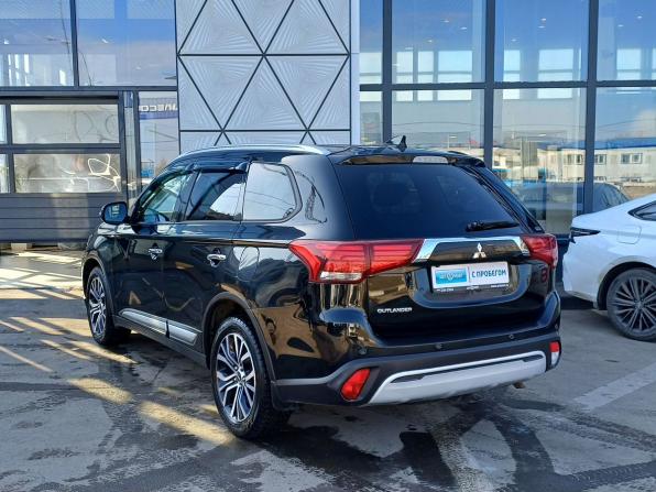 Mitsubishi Outlander III Рестайлинг 3 с пробегом 2021 года, цена 2 579 000 рублей, 123215 км, внедорожник, Автокод Объявления