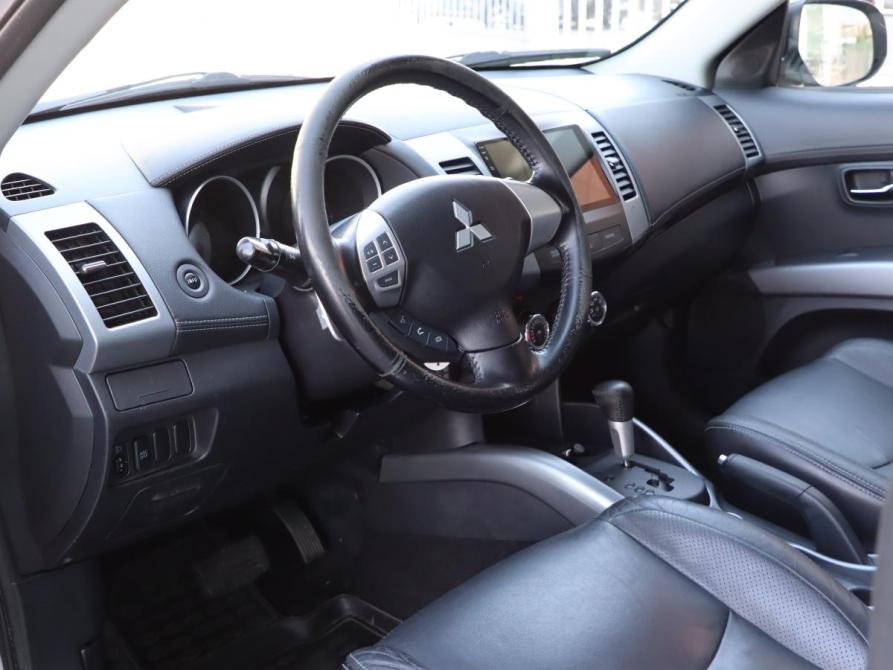 Mitsubishi Outlander II Рестайлинг Санкт-Петербург  - изображение 13