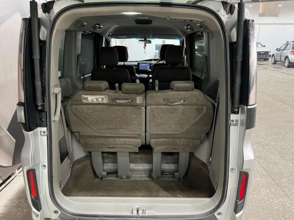 Honda Stepwgn V с пробегом 2015 года, цена 1 630 000 рублей, 251269 км, минивэн, Автокод Объявления