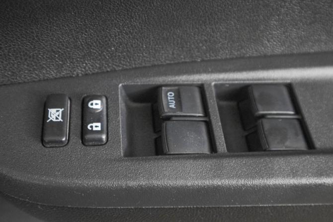 Toyota Ractis II с пробегом 2012 года, цена 919 000 рублей, 30000 км, хэтчбек, Автокод Объявления