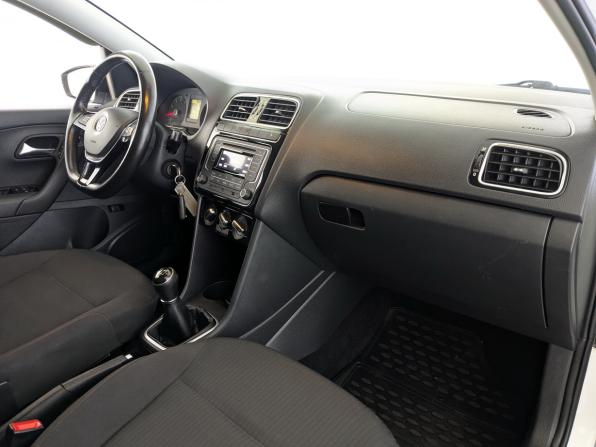 Volkswagen Polo V Рестайлинг с пробегом 2018 года, цена 1 100 000 рублей, 103613 км, седан, Автокод Объявления