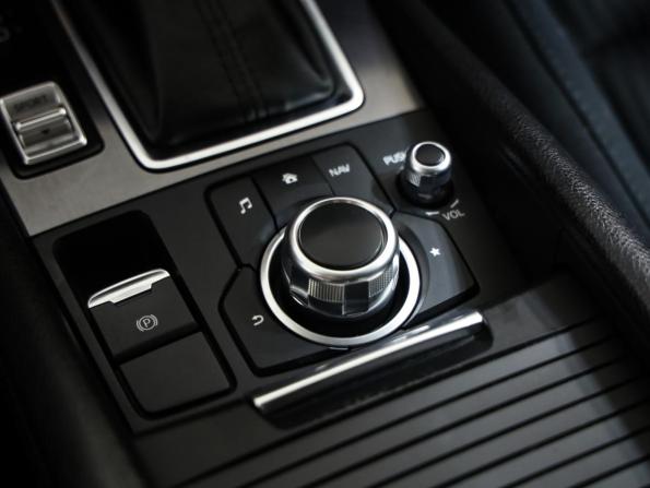 Mazda 6 III (GJ) Рестайлинг с пробегом 2017 года, цена 1 749 777 рублей, 114443 км, седан, Автокод Объявления