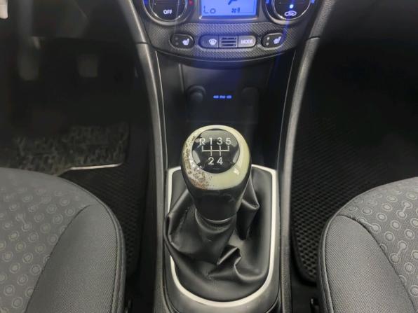 Hyundai Solaris I с пробегом 2012 года, цена 689 000 рублей, 137334 км, хэтчбек, Автокод Объявления