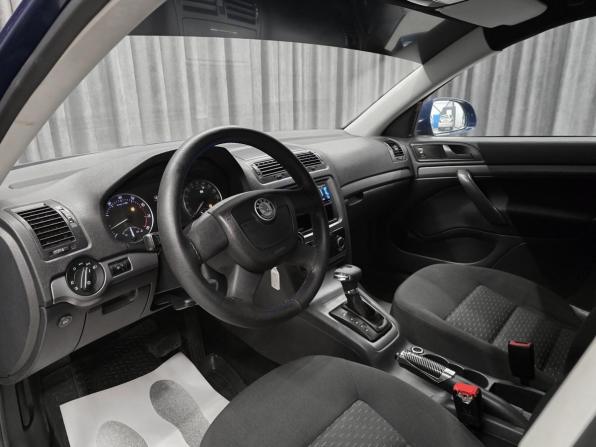 Skoda Octavia II (A5) Рестайлинг с пробегом 2011 года, цена 610 000 рублей, 250000 км, лифтбек, Автокод Объявления