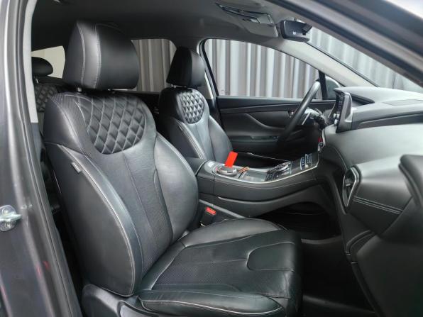 Hyundai Santa Fe IV Рестайлинг с пробегом 2022 года, цена 3 455 000 рублей, 36571 км, внедорожник, Автокод Объявления