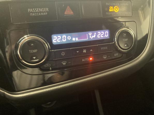 Mitsubishi Outlander III Рестайлинг с пробегом 2015 года, цена 1 350 000 рублей, 293338 км, внедорожник, Автокод Объявления