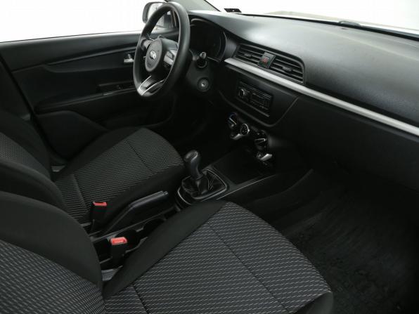 Kia Rio IV с пробегом 2018 года, цена 1 025 000 рублей, 98097 км, седан, Автокод Объявления