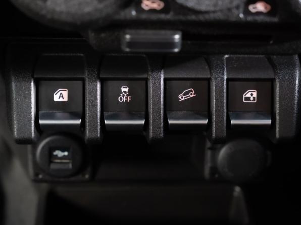 Suzuki Jimny IV с пробегом 2020 года, цена 3 399 000 рублей, 32610 км, внедорожник, Автокод Объявления