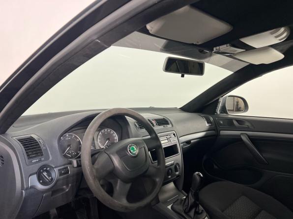 Skoda Octavia II (A5) Рестайлинг с пробегом 2012 года, цена 707 000 рублей, 122000 км, лифтбек, Автокод Объявления