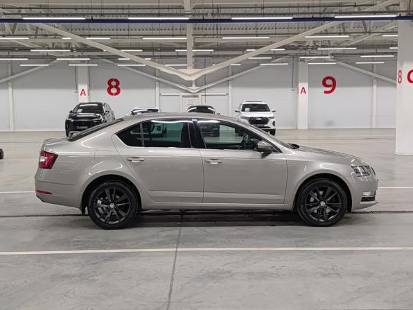 Skoda Octavia III (A7) Рестайлинг с пробегом 2017 года, цена 1 885 000 рублей, 154868 км, лифтбек, Автокод Объявления
