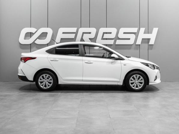 Hyundai Solaris II Рестайлинг с пробегом 2021 года, цена 1 629 851 рубль, 53393 км, седан, Автокод Объявления