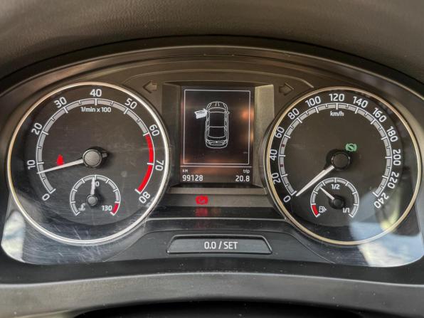 Skoda Rapid I Рестайлинг с пробегом 2018 года, цена 1 378 000 рублей, 99128 км, лифтбек, Автокод Объявления
