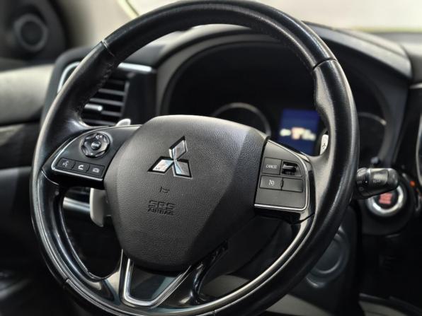 Mitsubishi Outlander III Рестайлинг 2 с пробегом 2015 года, цена 1 729 000 рублей, 204120 км, внедорожник, Автокод Объявления