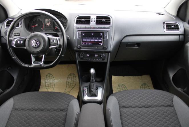 Volkswagen Polo V Рестайлинг с пробегом 2018 года, цена 1 160 000 рублей, 133028 км, седан, Автокод Объявления