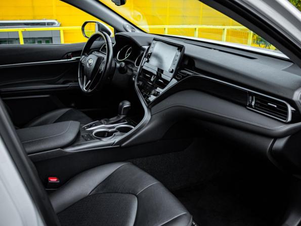 Toyota Camry VIII (XV70) Рестайлинг с пробегом 2021 года, цена 2 569 999 рублей, 125974 км, седан, Автокод Объявления