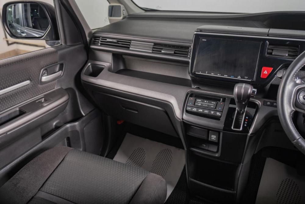 Honda Stepwgn V Рестайлинг Томск  - изображение 12