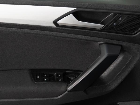 Volkswagen Tiguan II Рестайлинг с пробегом 2021 года, цена 2 833 000 рублей, 123100 км, внедорожник, Автокод Объявления