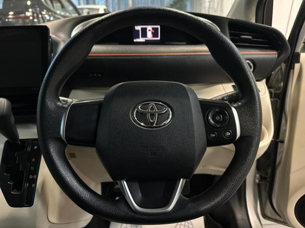 Toyota Sienta II с пробегом 2018 года, цена 1 450 000 рублей, 124200 км, минивэн, Автокод Объявления