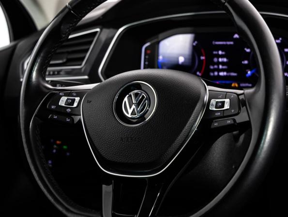 Volkswagen Tiguan II с пробегом 2019 года, цена 3 275 000 рублей, 62658 км, внедорожник, Автокод Объявления