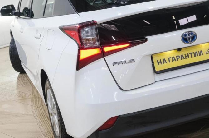Toyota Prius IV Рестайлинг (XW50) с пробегом 2019 года, цена 1 869 000 рублей, 141000 км, лифтбек, Автокод Объявления