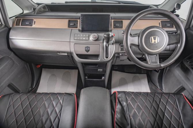 Honda Stepwgn III с пробегом 2009 года, цена 1 349 000 рублей, 209000 км, минивэн, Автокод Объявления
