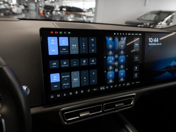 Li Auto (Lixiang) L9 I с пробегом 2024 года, цена 7 000 000 рублей, 33592 км, внедорожник, Автокод Объявления