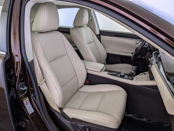 Lexus ES VI Рестайлинг с пробегом 2016 года, цена 2 820 000 рублей, 63533 км, седан, Автокод Объявления