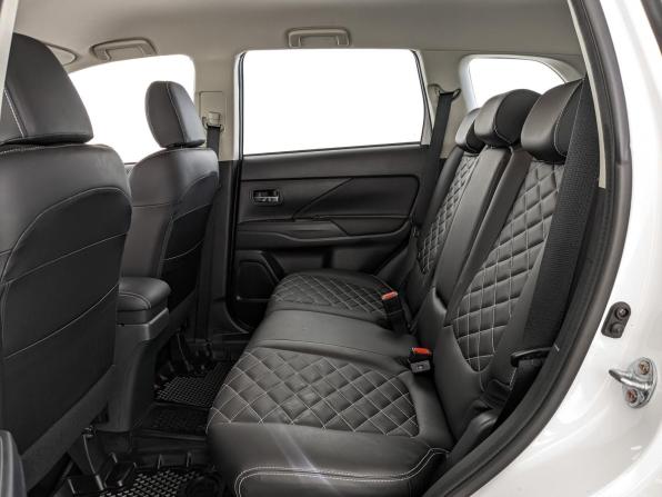 Mitsubishi Outlander III Рестайлинг 3 с пробегом 2022 года, цена 2 845 000 рублей, 3869 км, внедорожник, Автокод Объявления